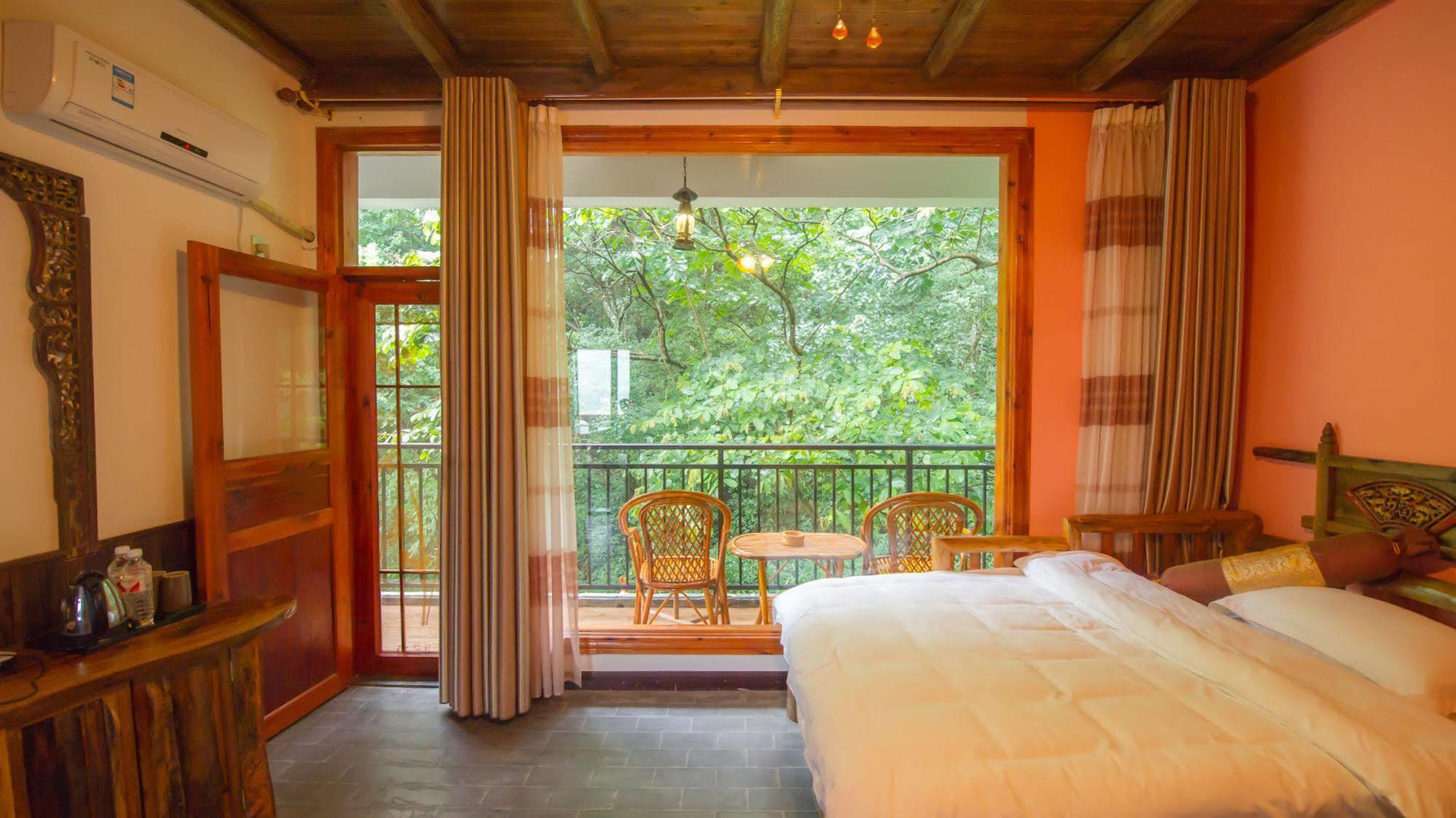 מלון Yangshuo Scenic Mountain Retreat מראה חיצוני תמונה